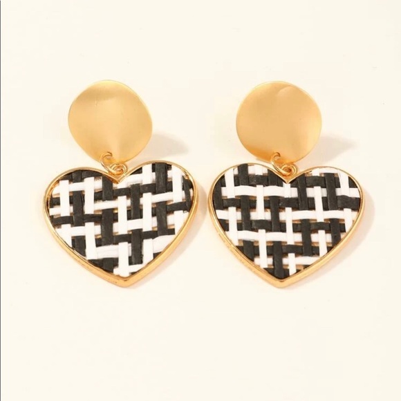 ✨2/$25✨Woven Heart Drops✨ - Picture 4 of 5